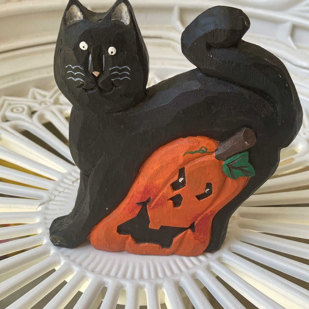 Naot Black and Orange Halloween Cat Decor with Pumpkin